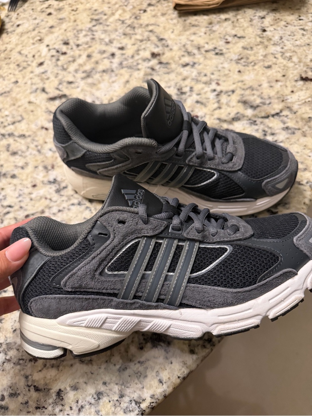 adidas Sneakers Response CL